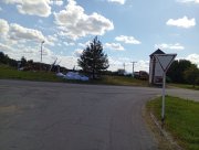 až dojedeme k hlavní silnici Džbánov - Voděrady.
