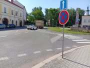 Doleva k mostu,